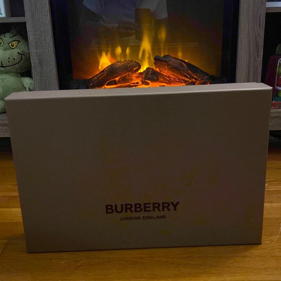 Burberry Other - Burberry London England large gift box.